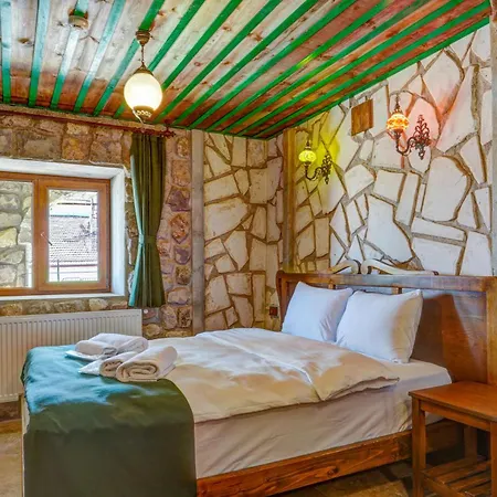 Nissa Cave Hotel *
