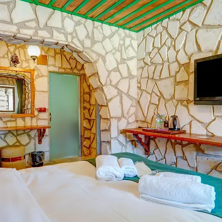 Hotel Nissa Cave