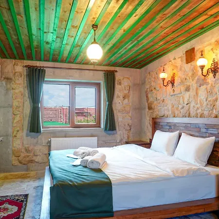 Nissa Cave Szálloda *