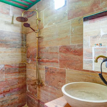 Szálloda Nissa Cave