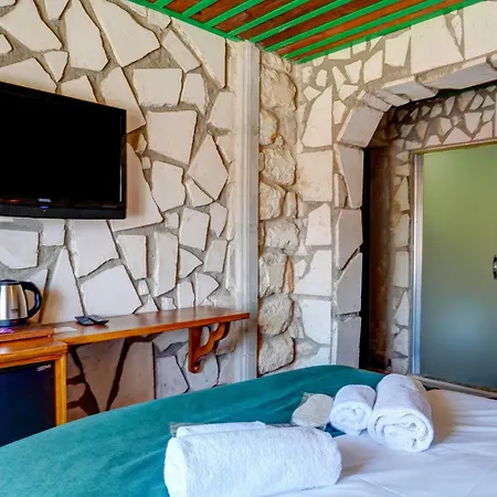 Nissa Cave Hotel *