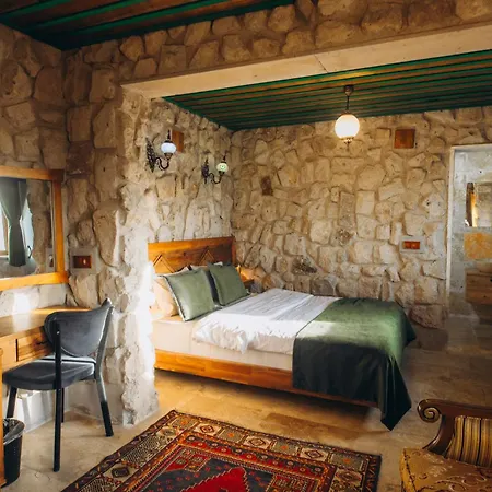 Nissa Cave * Γκόρεμε